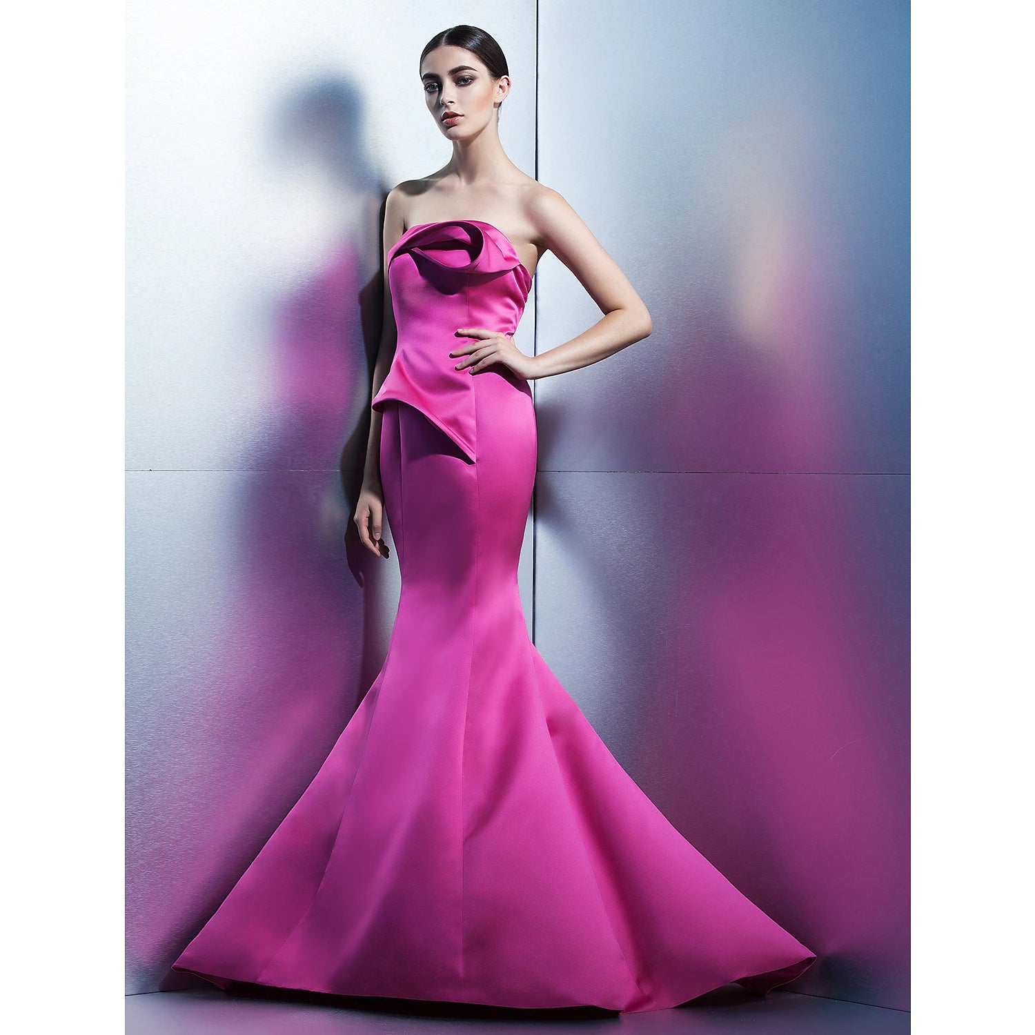 Meerjungfrau/Trompete Elegantes formelles Abendkleid Trägerlos Ärmellos Sweep/Pinsel Schleppe Satin mit Blume